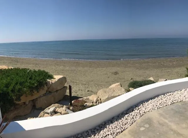 Beach Front Periyiali Gardens Periwolia Apartament