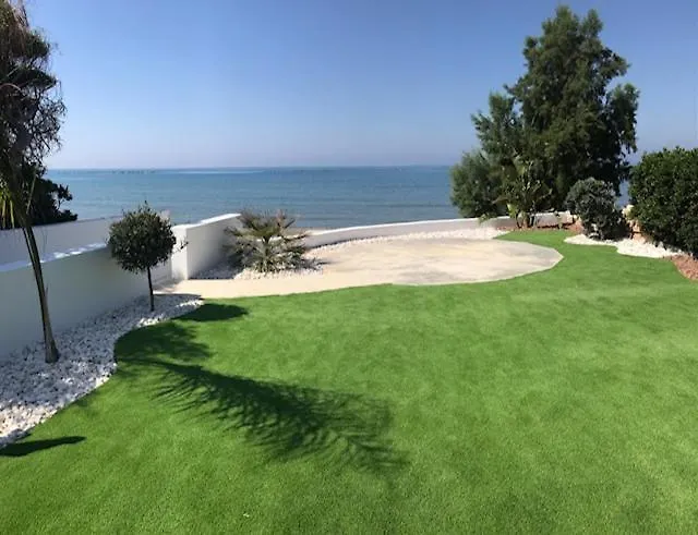 Beach Front Periyiali Gardens Periwolia Apartament