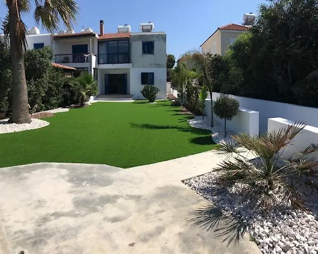 Apartament Beach Front Periyiali Gardens Periwolia