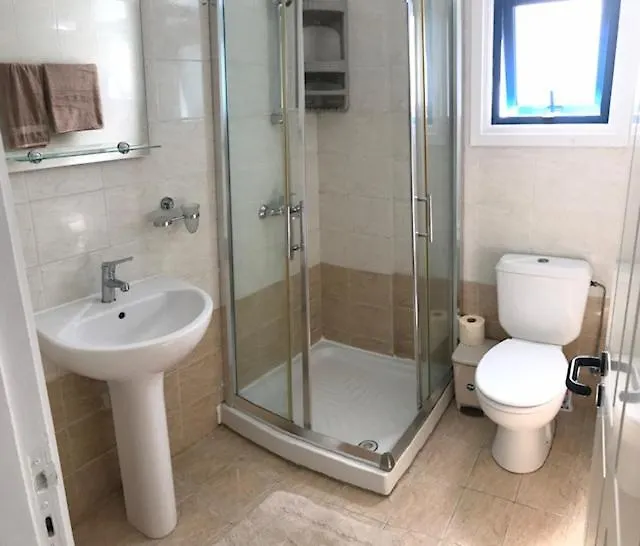 Apartament Beach Front Periyiali Gardens Periwolia