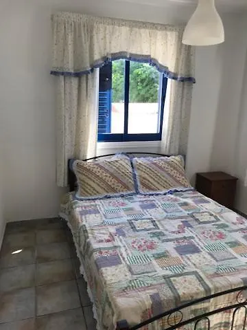 Apartament Beach Front Periyiali Gardens Periwolia Cypr