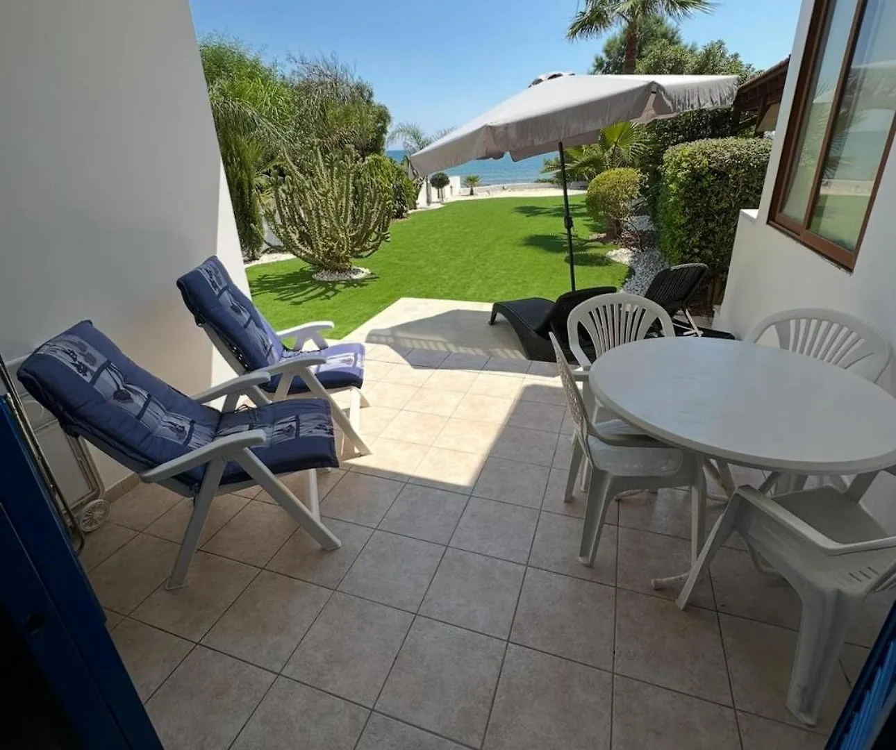 Apartament Beach Front Periyiali Gardens Periwolia